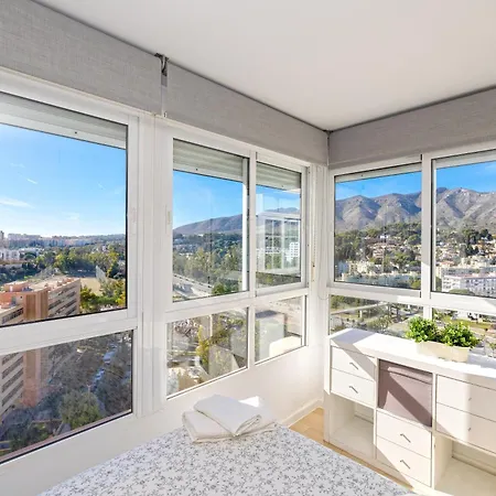 Sun 托雷莫利诺斯